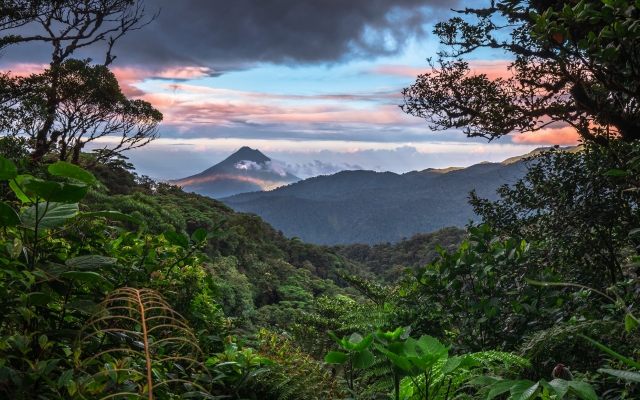 Vulkan Arenal von Monteverde aus gesehen 
